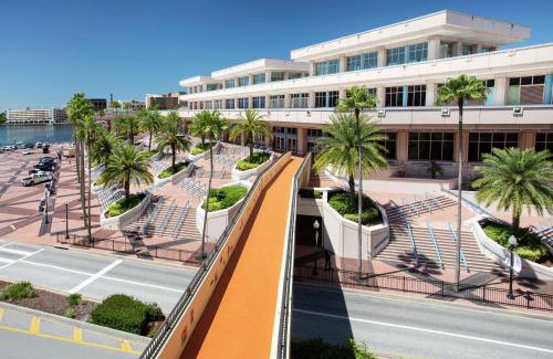 Downtown Tampa Hotel | Embassy Suites by Hilton Tampa Downtown Convention Center