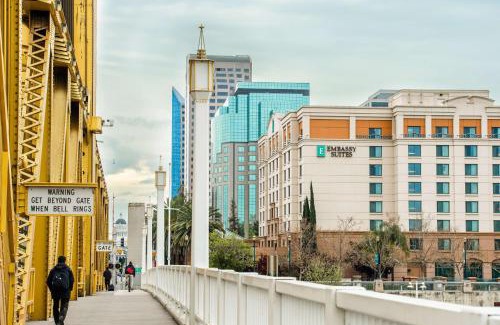 Central Sacramento Hotel | Embassy Suites by Hilton Sacramento Riverfront Promenade