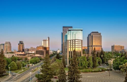 Central Sacramento Hotel | Embassy Suites by Hilton Sacramento Riverfront Promenade