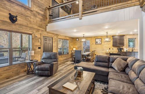 Gatlinburg - Pigeon Forge House | Embrace the Wild at the "Rustic Bear" Your Cozy Cabin Escape!