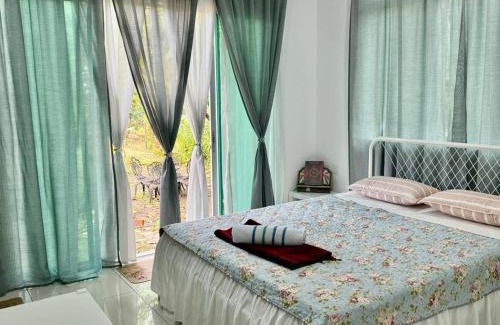 Kampung Tanah Datar Villa | EmbunSari Serimenanti Homestay