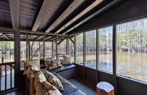 Shreveport House | Emerald Cove Lakefront Cabin With Kayaks & Canoes