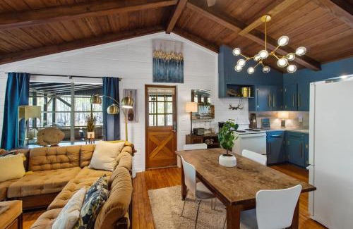 Shreveport House | Emerald Cove Lakefront Cabin With Kayaks & Canoes