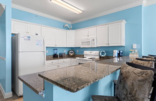 West Panama City Beach Condo | Emerald Isle Beach Resort by Panhandle Getaways