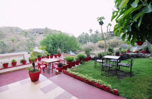 Mount Abu Hotel | EMINENCE - PALM RESIDENCY (1.5 KM FROM NAKKI LAKE)