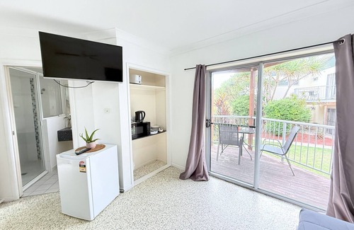 Emu Park Hotel | Emu Park Beach Resort