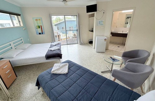 Emu Park Resort | Emu Park Beach Resort, Corporate Room for 3 guest