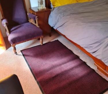 Sherborne St. John Apartment | En-suite room with Juliet balcony in a house