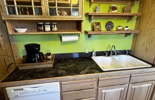 Questa House | enchanted 2 bed 2 bath 20 minutes from ski area