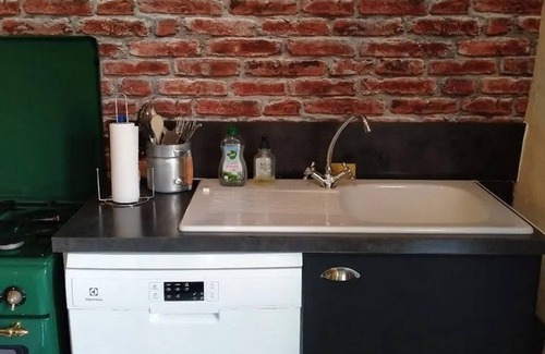 Chitray Cottage | Enchanting Countryside Retreat: Cozy Cottage with Pool, Kids' Games, Netflix, and WiFi