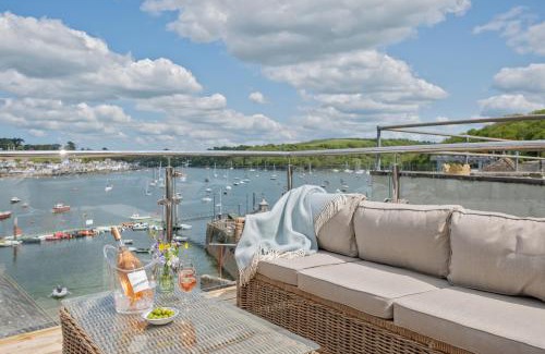Polruan House | Enchanting Harbourside Cottage with Panoramic Views