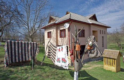 Cupseni Villa | ENCHANTING Holiday Home, Maramures, NW Transylvania near Rogoz UNESCO Church
