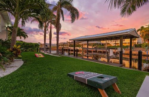 Saint James City House | Enchanting Retreat - Pine Island Paradise - Roelens