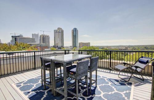 Clarksville House | Encinal Condominiums