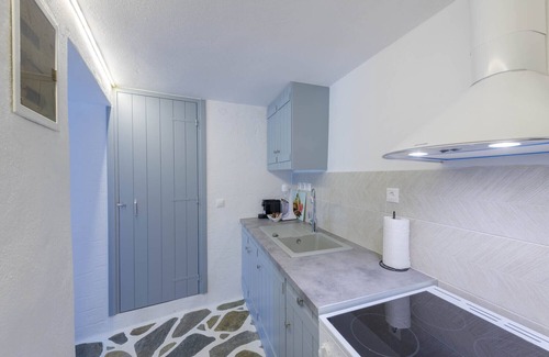 Megas Gialos Apartment | ENDLESS BLUE from Syros - Megas Gialos Suite 1