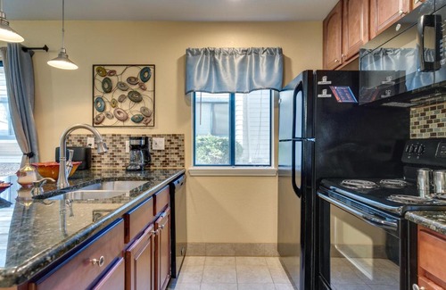 Englewood Apartment | Englewood Apt with Patio in Denver Tech Center