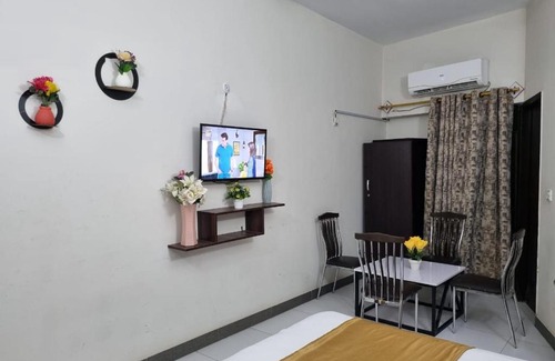 Gulshan-e-Iqbal Apartment | Eniter Two Bedrooms Luxry Apartment