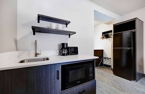 Rock Springs Apartment | Enjoy a Hassle-Free Stay! Near Century West Park, with Free Parking