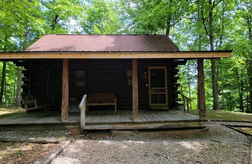 Mauckport Cabin | Enjoy a Hot Tub and a peaceful Cabin out in the country at High Ridge Cabins.
