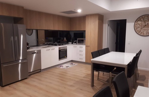 Adelaide Central Business District Apartment | Enjoy a little Luxury in Adelaide CBD - Perfect!