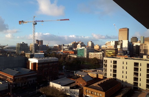 Adelaide Central Business District Apartment | Enjoy a little Luxury in Adelaide CBD - Perfect!