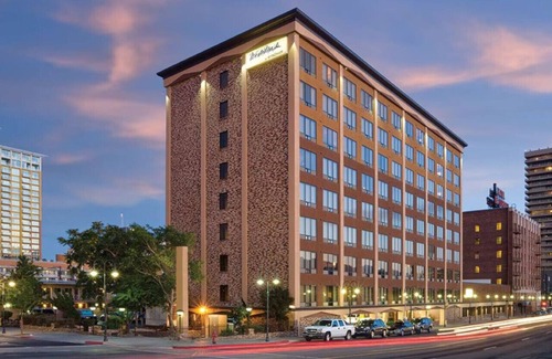 Downtown Reno Condo | Enjoy all Reno has to offer in this 2BD resort condo with outdoor pool/hot tub