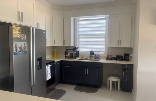 Reading Apartment | Enjoy and relax! Spacious 2/2, ocean views, gym,& pool, in lovely Montego Bay!