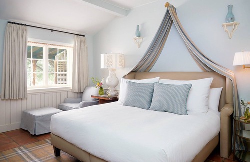 Lower Basin Lake Travis Hotel | Enjoy Lakefront Retreat w/Full Spa, Pools and Garden at Lodge-styled Resort
