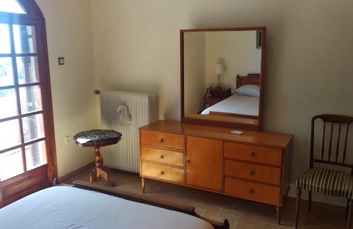 Eretria Villa | Enjoy Seclusion at Peaceful Mountain Apartment