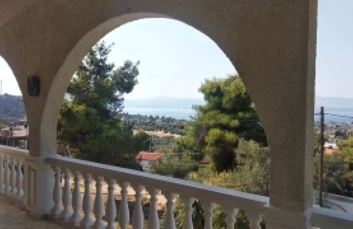 Eretria Villa | Enjoy Seclusion at Peaceful Mountain Apartment