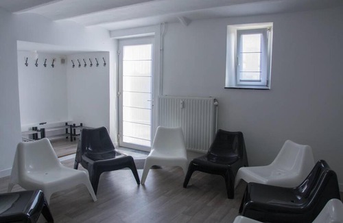 Anhee House | Enjoy Square - Spacious Holiday Home near Maredsous