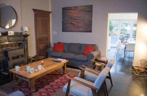 Anhee House | Enjoy Square - Spacious Holiday Home near Maredsous