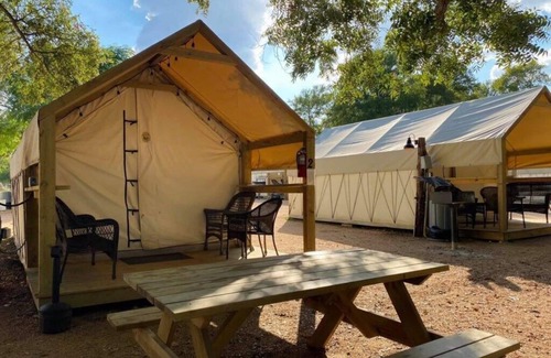 Prairie Lea Cabin | Enjoy the beautiful San Marcos River in this new, nice and comfy cabin!