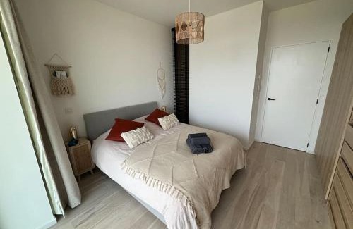 Ostend Apartment | Enjoy the Belgian coast with indoor heated swimmingpool and fitness