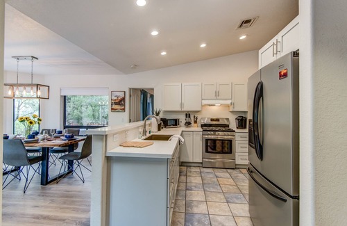 West Sedona House | Enjoy The Private Yard, Red Rock Views, Blue Skies, Hot Tub-Near Trails!