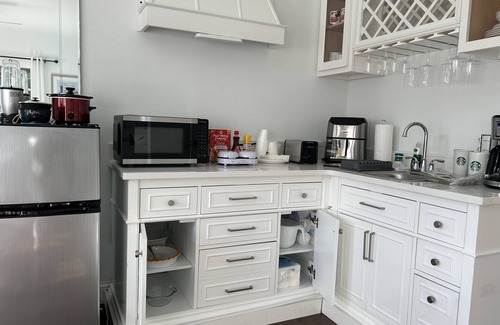 Fort George Island House | Enjoy this Little paradise detached guest house with your loved ones! pool, Dock