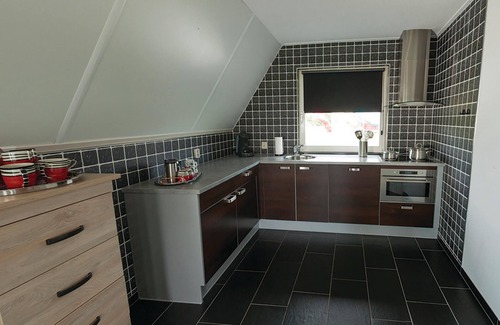 Den Oever House | Enjoy your own infrared sauna (2 persons) in this well-kept vacation home on the edge of a vacation