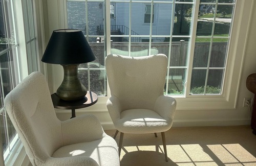 Fairfield House | Enjoyable 3 bedroom house in Fairfield, four miles to downtown and beaches