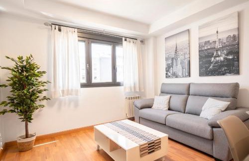 Figares Apartment | EnjoyGranada EMIR 3B y Parking