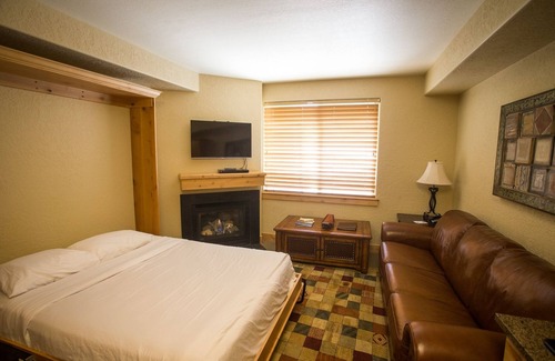 Park City Condo | Enormous condo with stunning mountain views by RedAwning