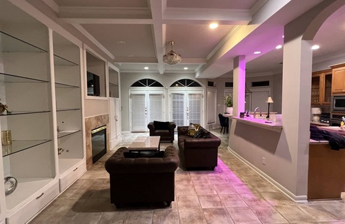 Uptown House | Enspaizo