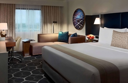 Uptown Hotel | Ensuring a Very Comfortable & Memorable Stay! Close to Houston Zoo, Pet-Friendly