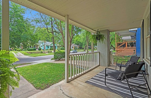 Brookside House | Entertainer - Brookside + Walkable + Firepit