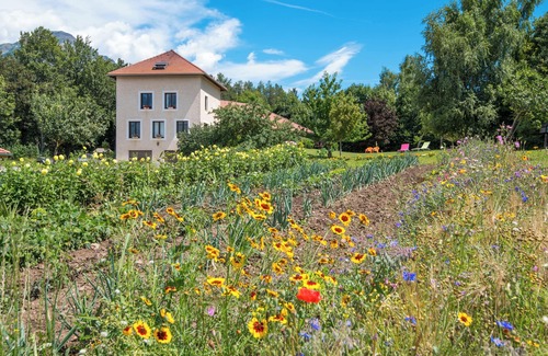 Saint-Bonnet-en-Champsaur Villa | Entire house with spa in a unique setting! view of the mountains.