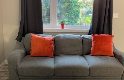 Waterloo House | ENTIRE 1 BEDROOM UNIT with Free Parking and Wifi - u5