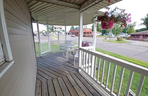 Cornell Apartment | Entire Apt * Blue Bridge * Brunet Island State Park * Ice Age Trail *