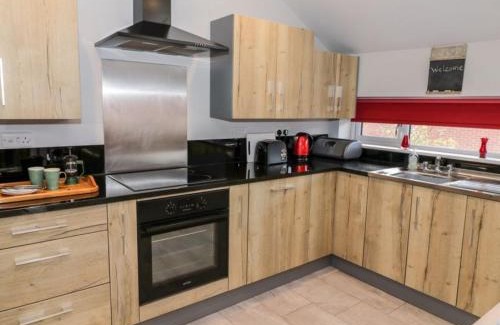 Coventry House | Entire cottage close to Coventry City Centre with 4 en suite bedrooms and gated parking