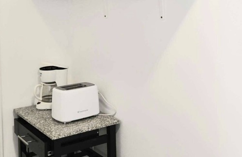 Steveston House | Entire Guest Suite studio private Luxury Bathroom Free parking Separate entrance