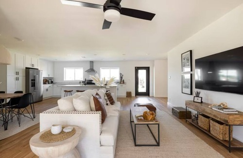 Litchfield Park House | Entire Home: A Modern Desert Oasis