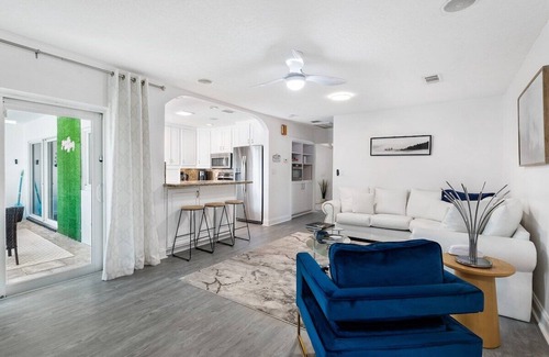 Fort Lauderdale House | Entire Lux Waterfront Home ~ Heated Pool ~ 3 min to LBTS ~ Waterfront Views ~ Ga